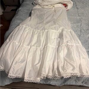 Elegant White Tiered Skirt